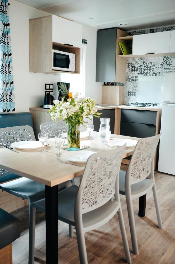 Mobil Home Xxl2 4 Chambres - Camping Chateau La Foret Saint-Julien-des-Landes Kültér fotó